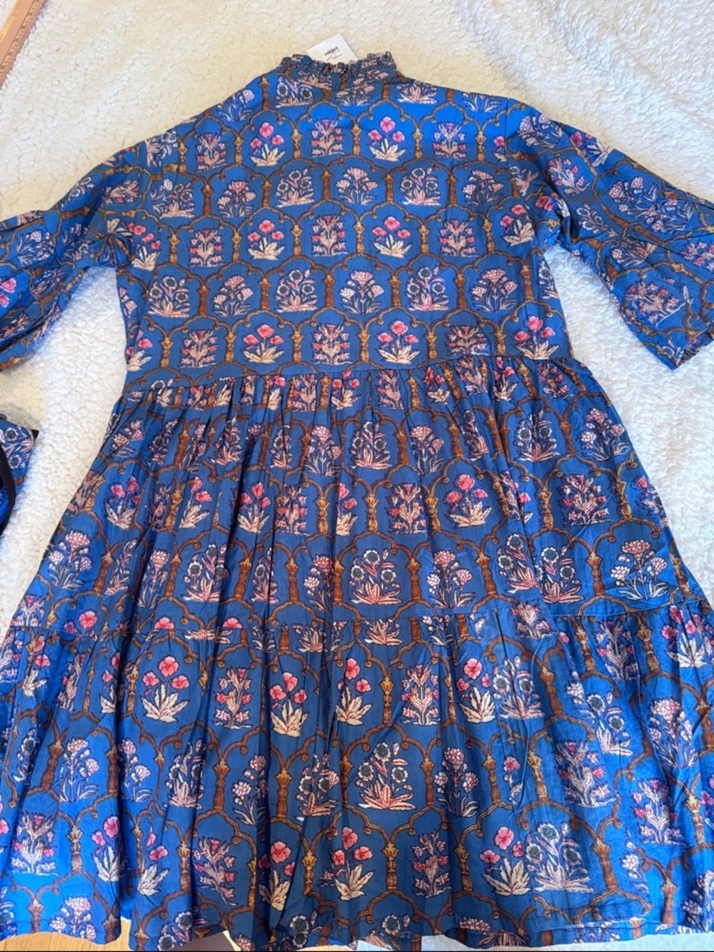Miss Madigan Blue Floral Button-Up dress, women size large - Picture 13 of 14
